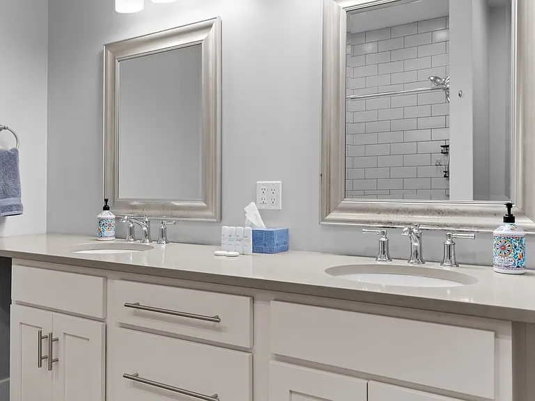 1015 Riparian Dr — Photo 16