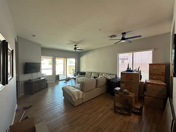3rd image of 1422 W Weatherby Way