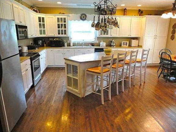 3rd image of 244 Plantation Dr