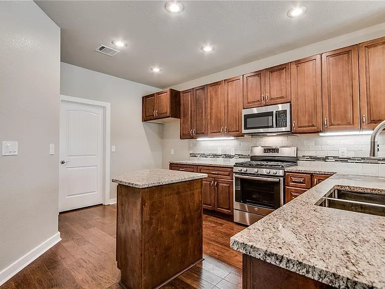 3300 Elija St #A — Photo 4