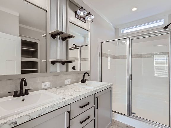 4th image of 15 Westfield Ct #15