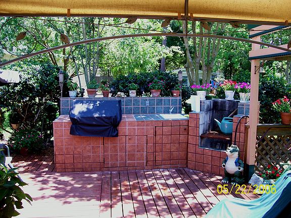 also sink with hot & cold water