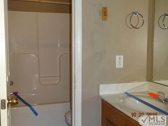 4th image of 599 Woodhaven Dr