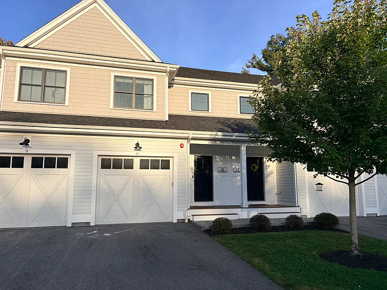 10 Southfield Ln — Photo 1