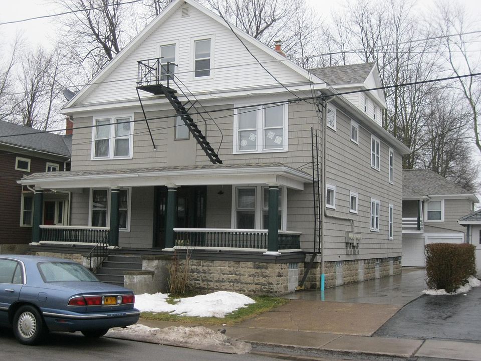 1st image of 28 Hill Pl