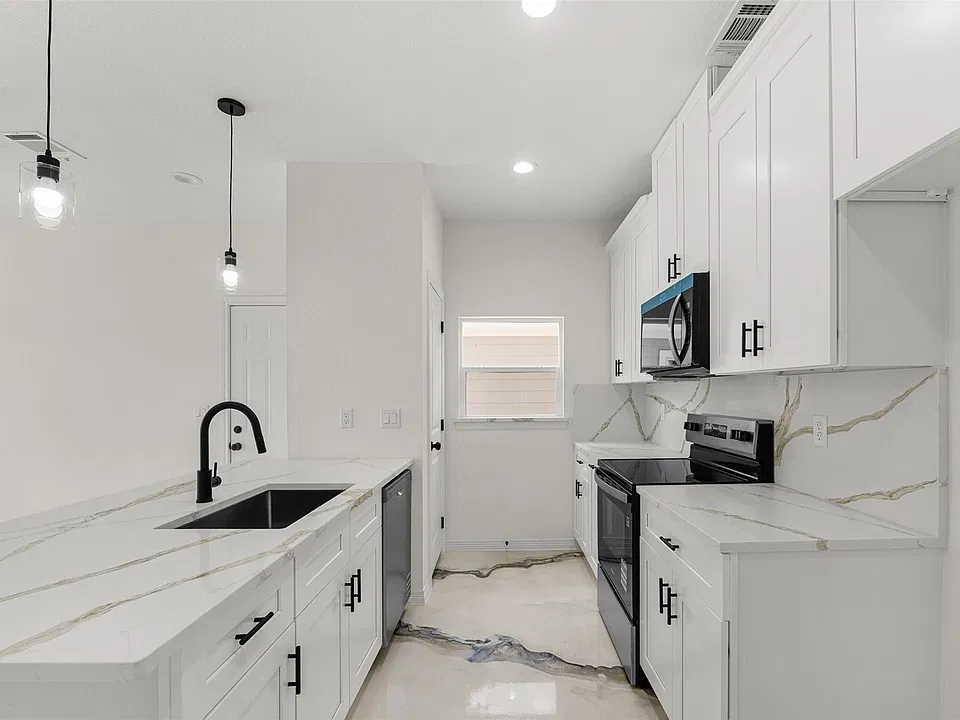 16736 E Ivanhoe