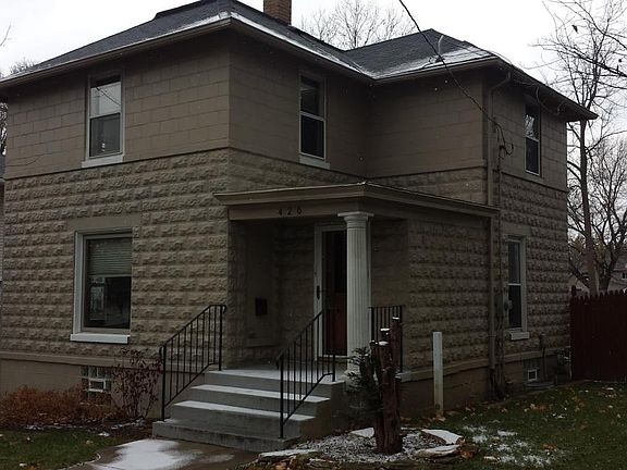 4th image of 426 E 9th St