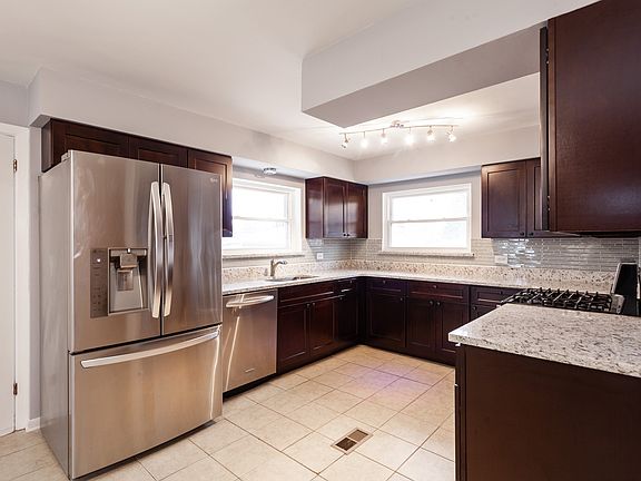 2nd image of 1636 Buckingham Ave