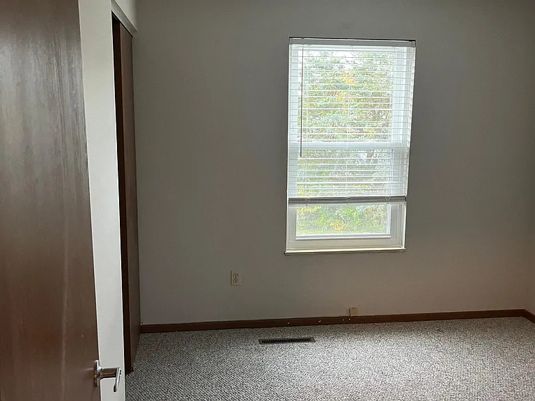 128 White Pine Ave — Photo 15