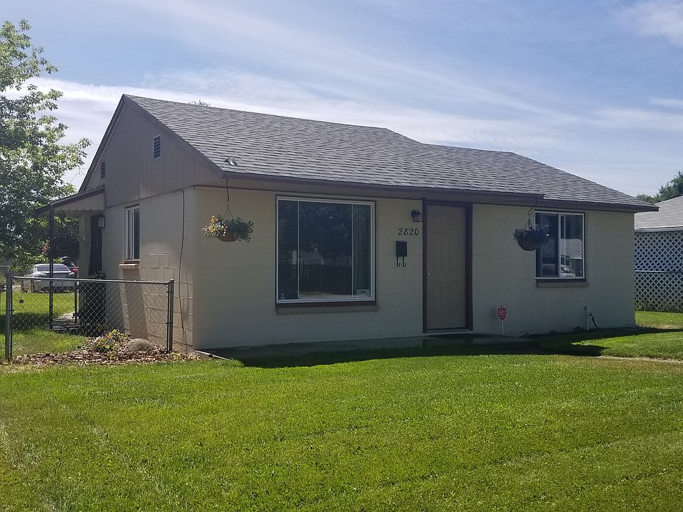 1st image of 2820 E Marshall Ave