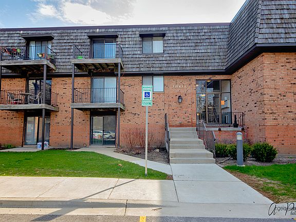 4th image of 3 Oak Creek Dr APT 1404