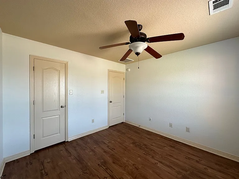 612 Windbrook Ct — Photo 25