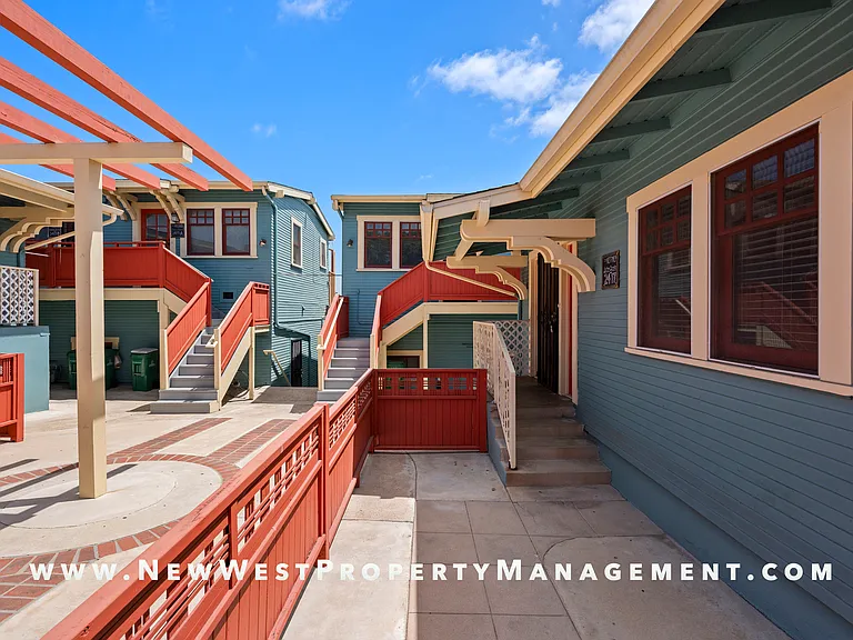 2417 Market St — Photo 8