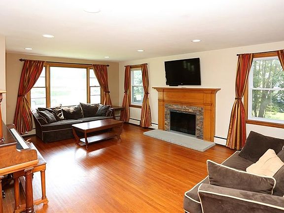 2nd image of 4047 Lockport Ave