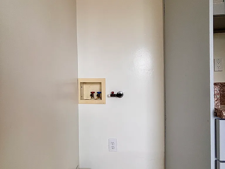 8634 Macarthur Blvd #86234 — Photo 12