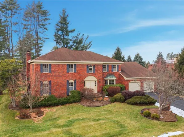 23 Fairway Court, Albany, NY 12208
