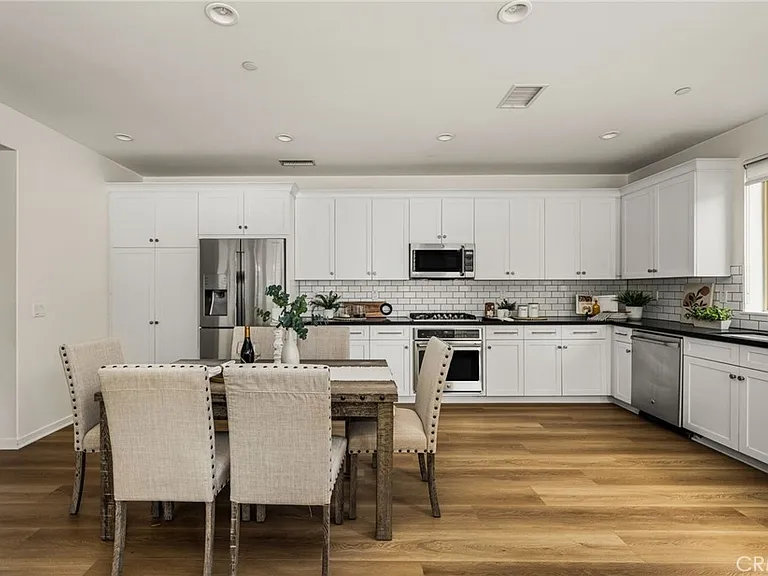 16 Cooper — Photo 10