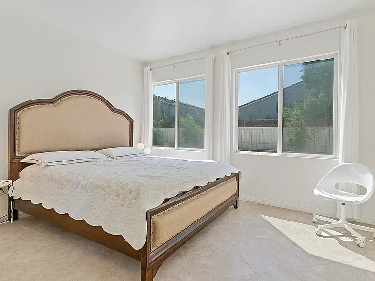 13569 Kiwi Ave — Photo 13