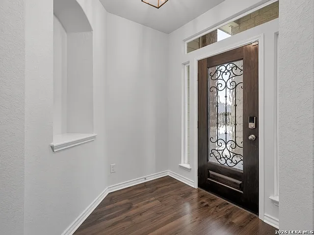 4 bed, 3.0 bath, 2706 sqft, $2,800 — Photo 3
