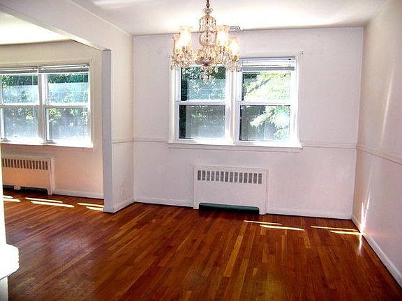 5th image of 200 Emerson Ave