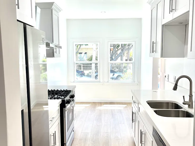 927 N Gardner St #N — Photo 9