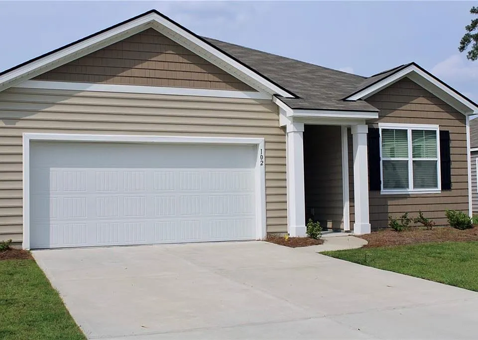 102 Fremont Ln