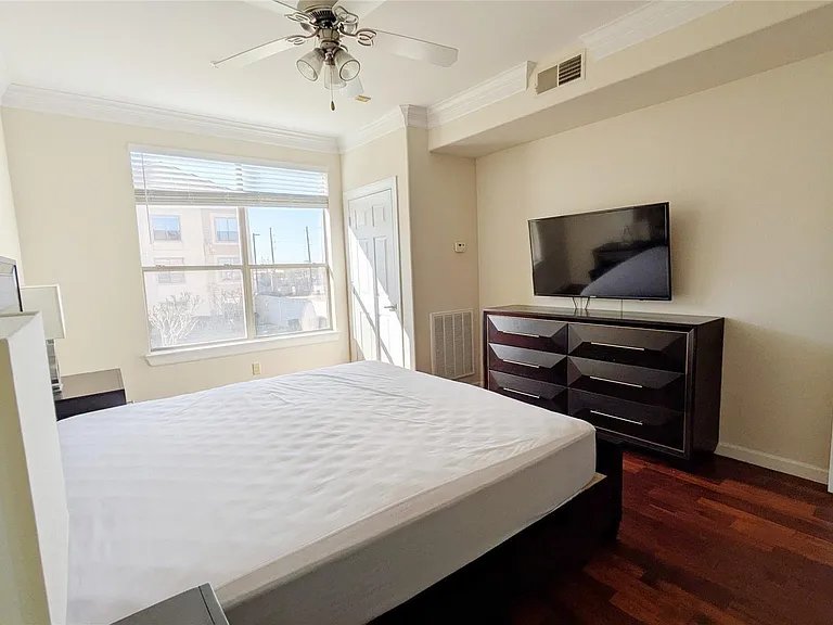 6611 W Sam Houston Pkwy S #2G — Photo 6
