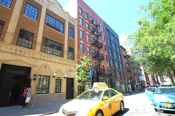 Rented by REAL New York | media 30