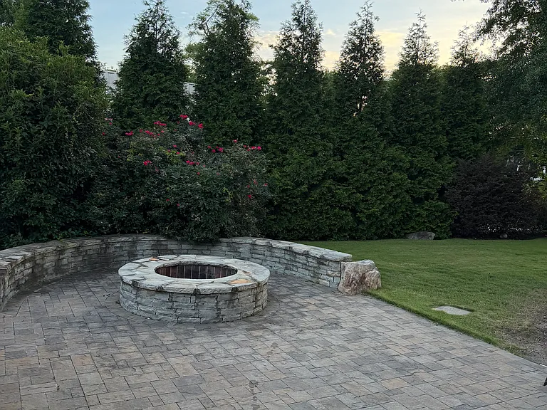 Large beautiful fenced yard
