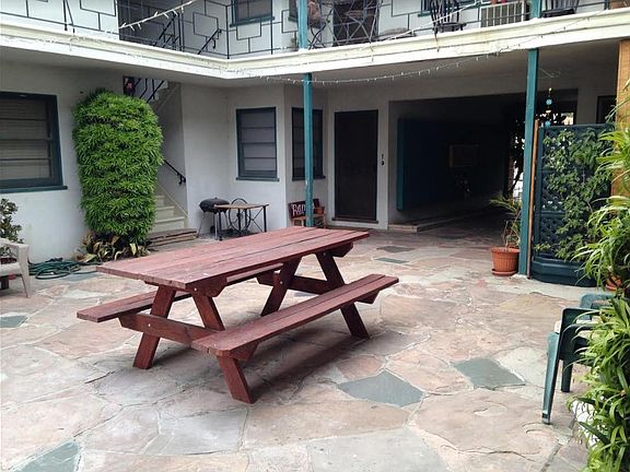 3rd image of 11666 Magnolia Blvd #7
