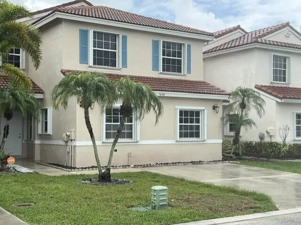 7600 Edisto Dr, Lake Worth, FL 33467