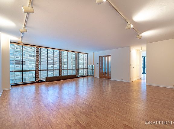 4th image of 900 N Lake Shore Dr APT 702
