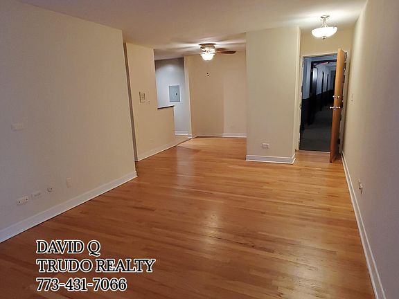 5th image of 624 W Wrightwood Ave #3