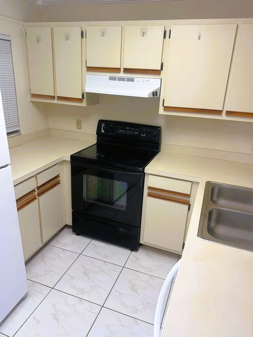 26485 Rampart Blvd Bldg A Unit A5 — Photo 4