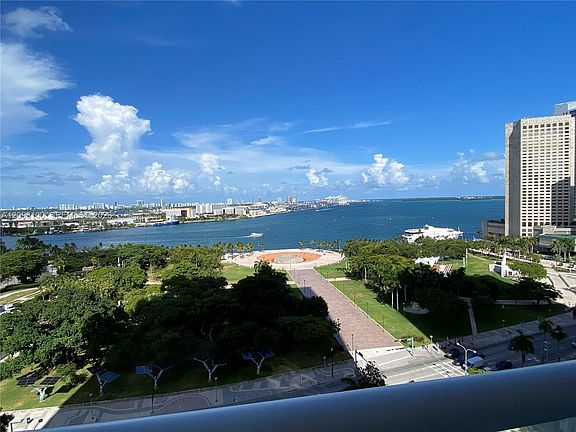 2nd image of 50 Biscayne Blvd APT 1508