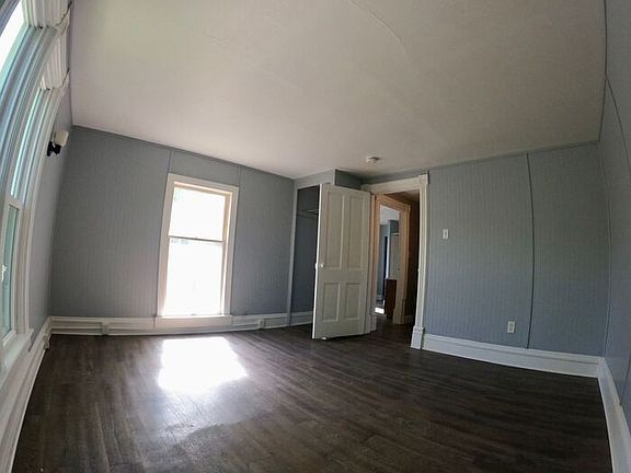 3rd image of 742 Broadway St