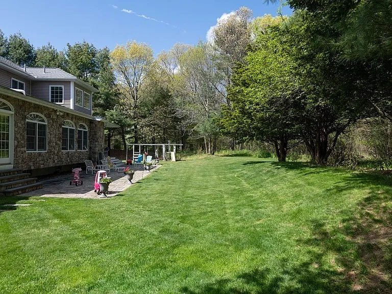 4 Elliston Rd — Photo 31