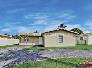 8271 SW 9th St, Pompano Beach, FL 33068