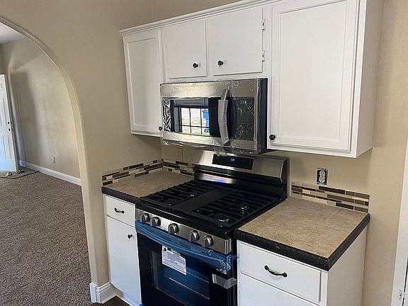2nd image of 1003 Avenue H