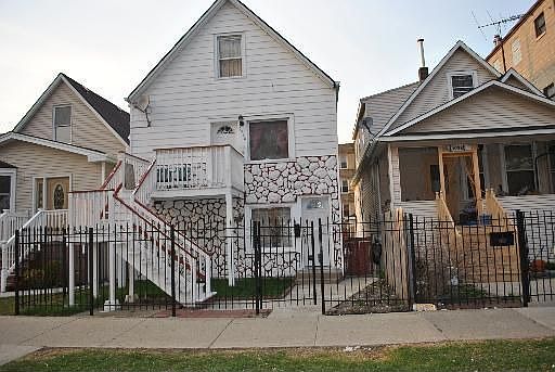 2nd image of 3940 W Argyle St