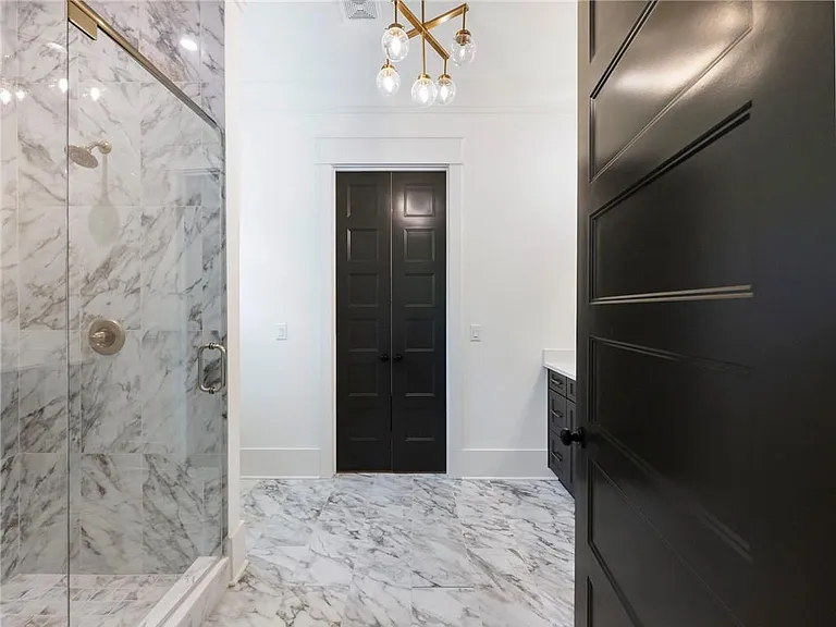 566 Versailles Dr — Photo 34
