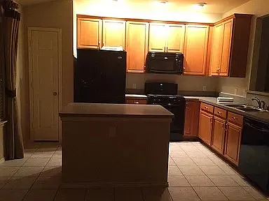 2784 Sunlight Dr — Photo 10