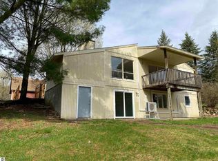 7562 Timberline Rd, Williamsburg, MI 49690