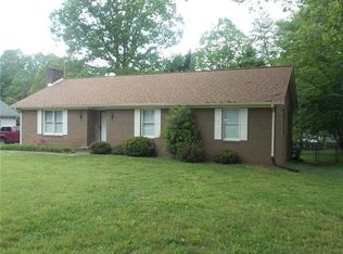 3239 15th St NE, Hickory, NC 28601