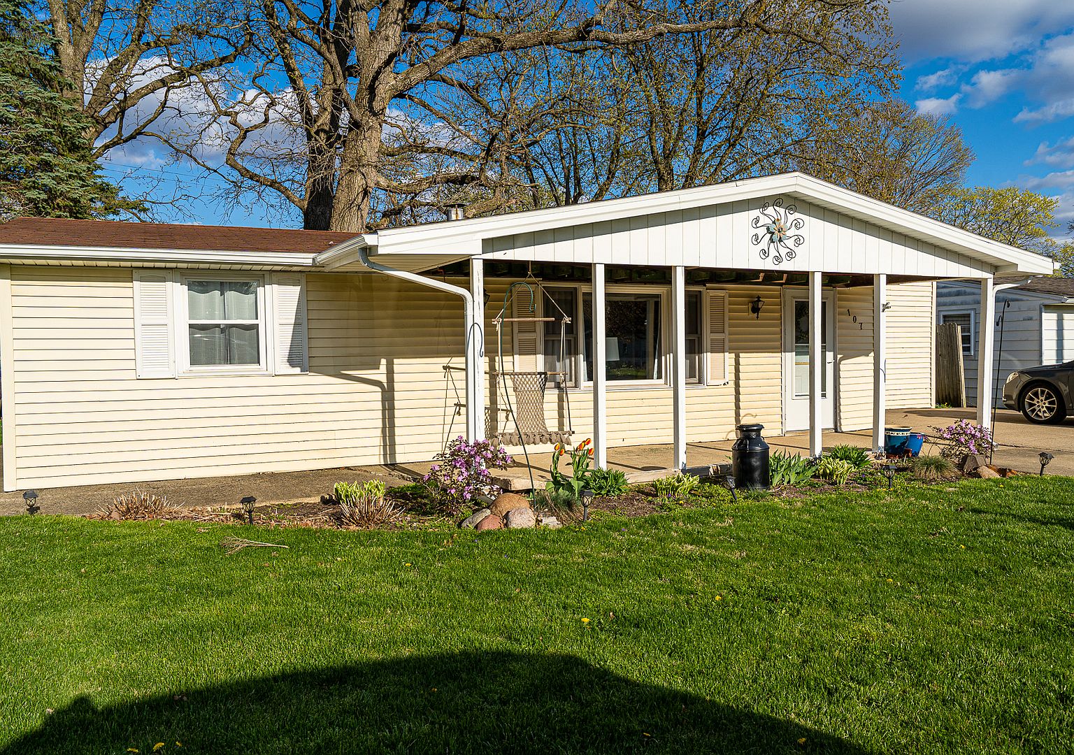 107 N Cleveland St, Downs, IL 61736 Zillow