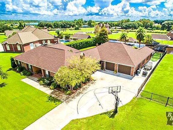4th image of 111 Bocage Dr