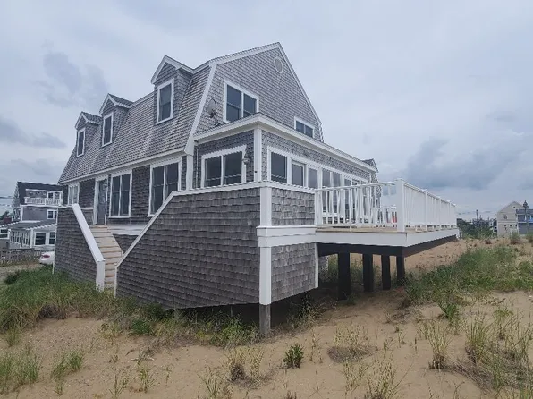 15 49th St, Newbury, MA 01951