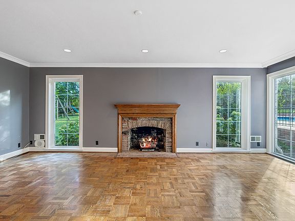 5th image of 115 Vossland Dr
