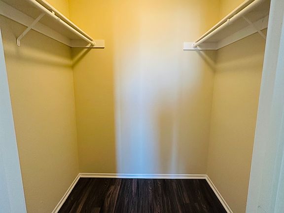 4th image of 10106 Hillhaven Ave #106