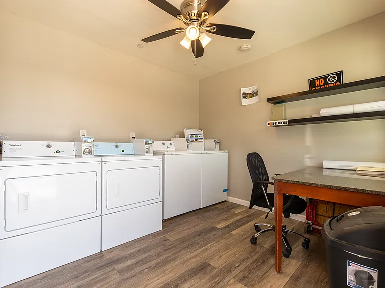 251 S Tehama St #14 — Photo 4